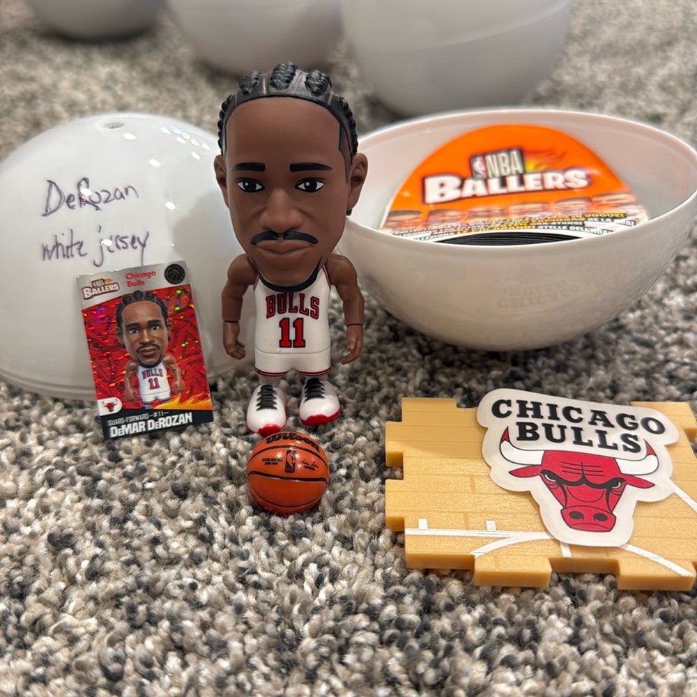Zuru NBA Ballers 5 Surprise mystery figure, DeMar DeRozan, Chicago Bulls